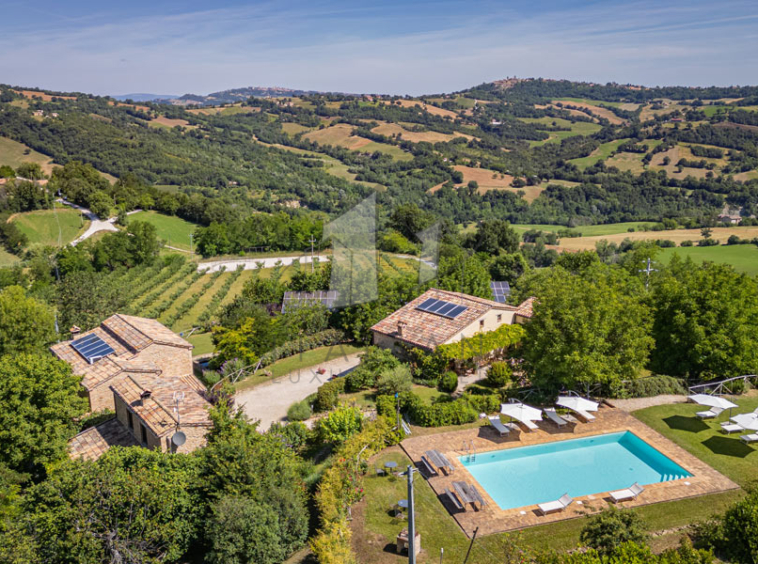 Agriturismo Sarnano Macerata Marche Italy SPA Pool