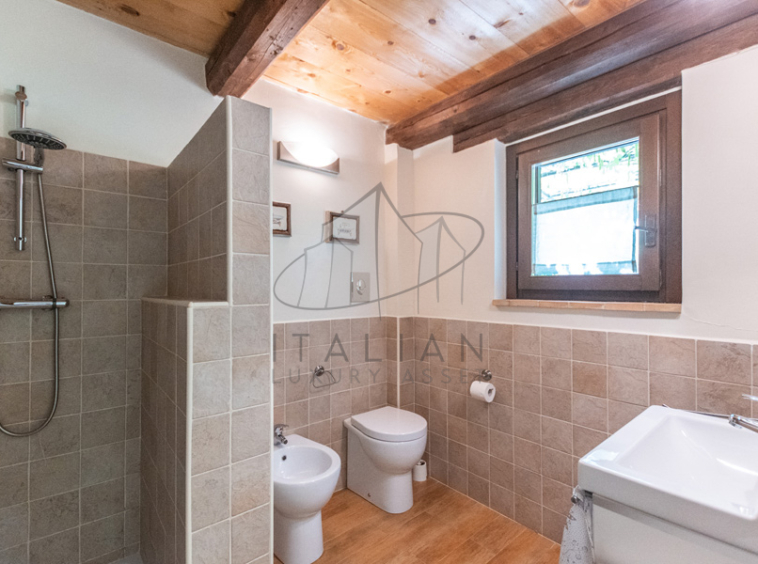 Agriturismo Sarnano Macerata Marche Italy SPA Pool