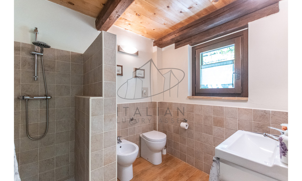 Agriturismo Sarnano Macerata Marche Italy SPA Pool