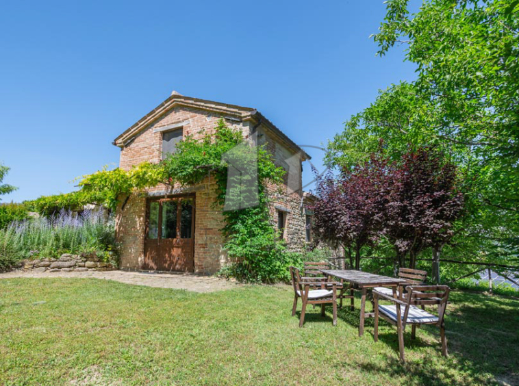 Agriturismo Sarnano Macerata Marche Italy SPA Pool