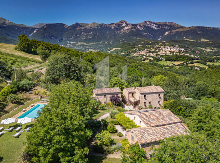 Agriturismo Sarnano Macerata Marche Italy SPA Pool
