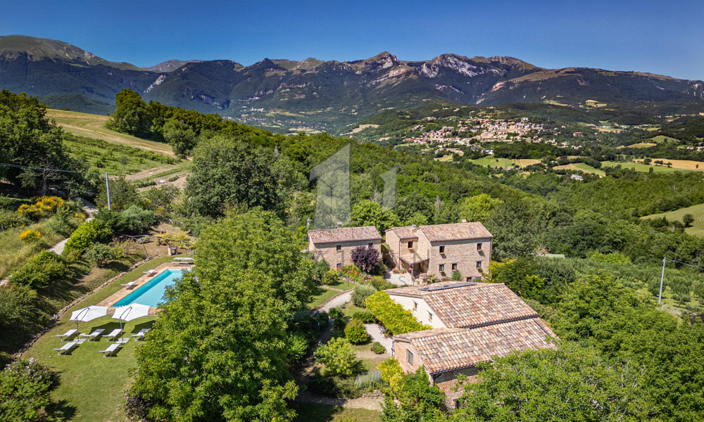 Agriturismo Sarnano Macerata Marche Italy SPA Pool