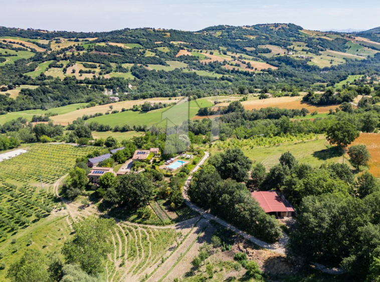 Agriturismo Sarnano Macerata Marche Italy SPA Pool