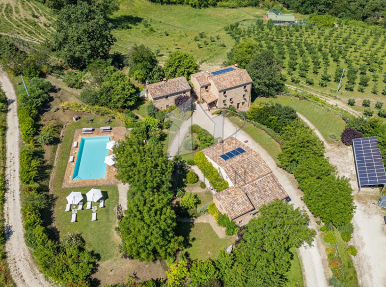 Agriturismo Sarnano Macerata Marche Italy SPA Pool