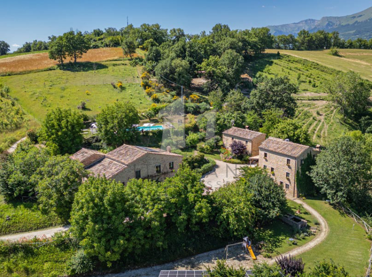 Agriturismo Sarnano Macerata Marche Italy SPA Pool