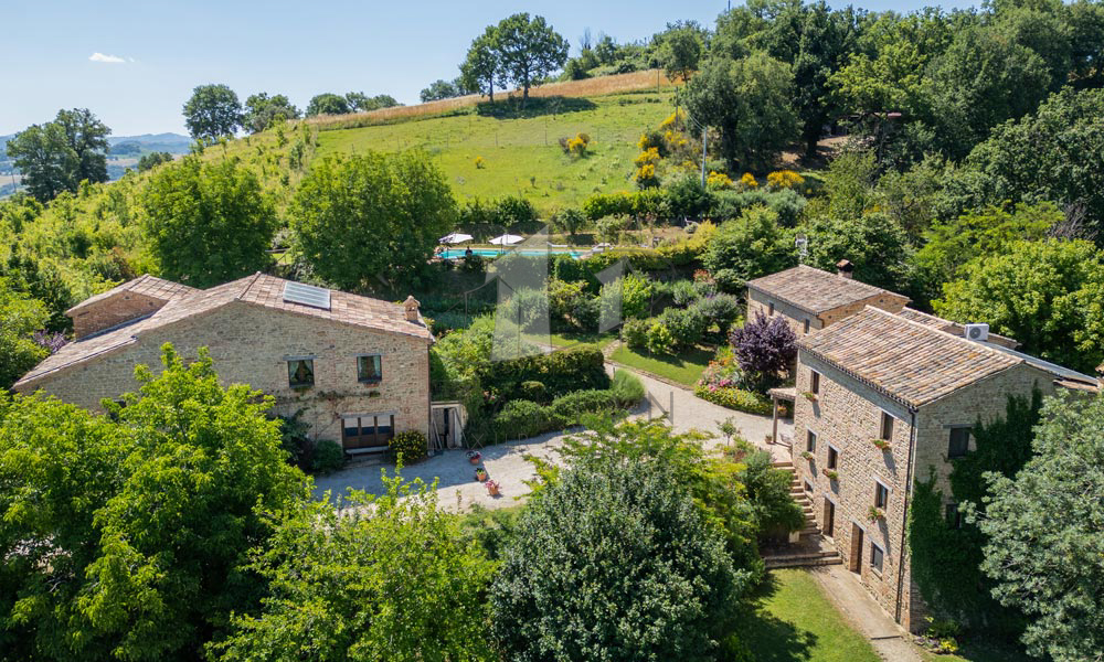 Agriturismo Sarnano Macerata Marche Italy SPA Pool