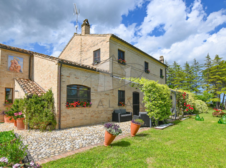 Farmhouse Fermo Marche Italy Panorama