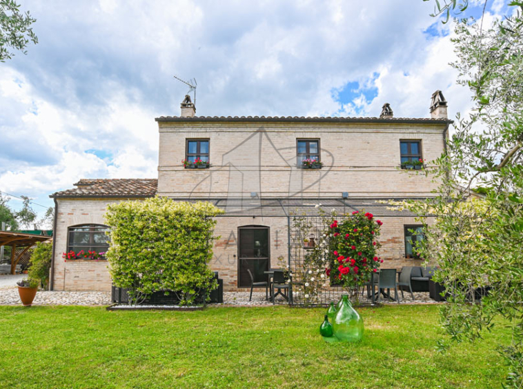 Farmhouse Fermo Marche Italy Panorama
