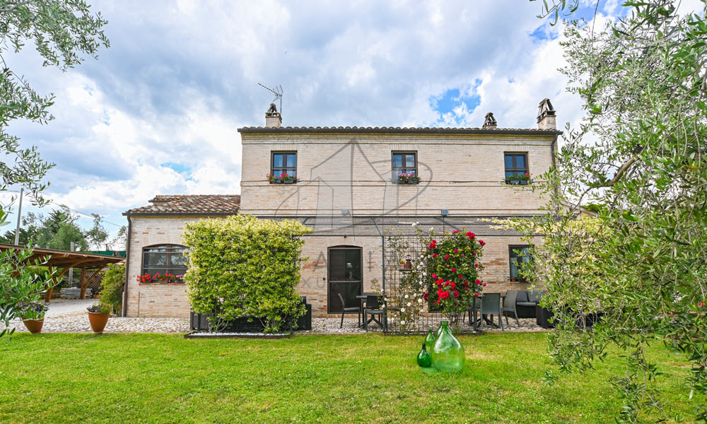Farmhouse Fermo Marche Italy Panorama