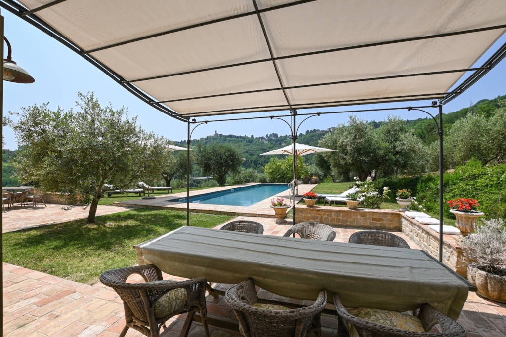 farmhouse in Marche, Italy