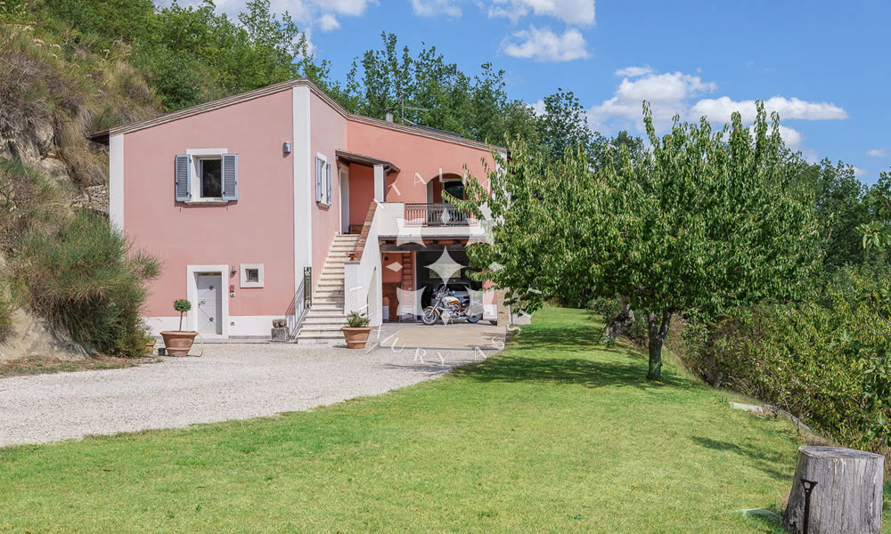 Villa Ascoli Piceno Marche Panorama Italy