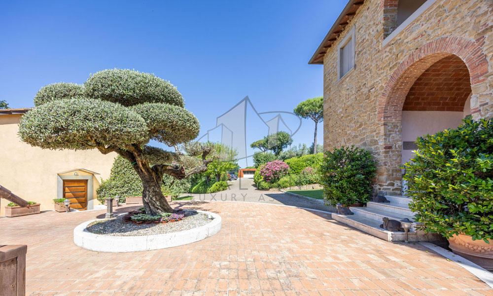 Estate Arezzo Tuscany Valdichiana Pool Cinema