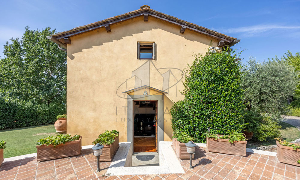 Estate Arezzo Tuscany Valdichiana Pool Cinema