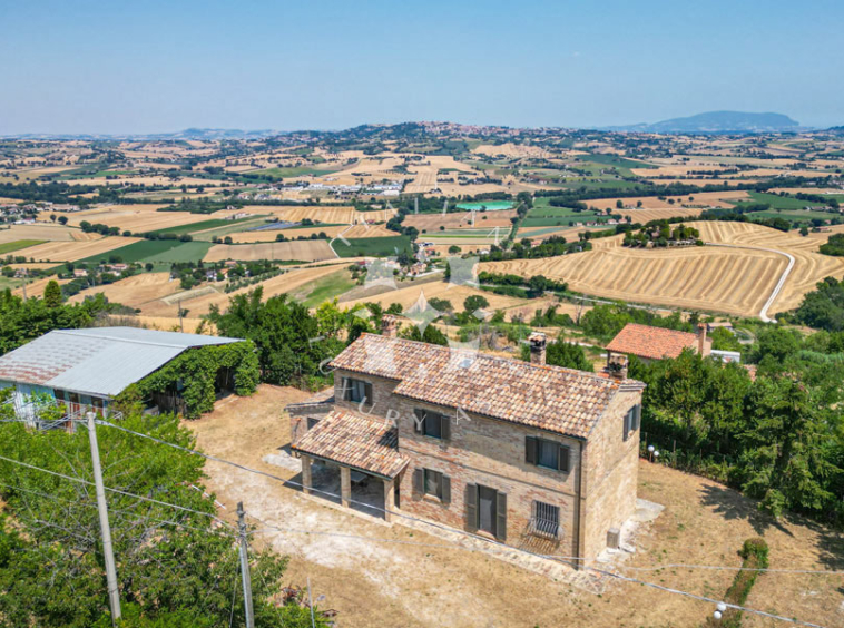 Farmhouse Montelupone Macerata Marche Panorama Italy