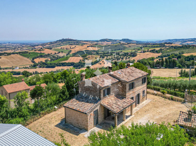 Farmhouse Montelupone Macerata Marche Panorama Italy
