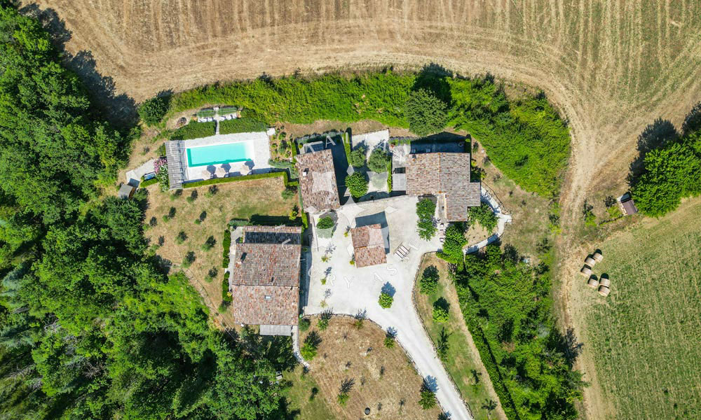 Hamlet Castelraimondo Macerata Marche Italy Pool