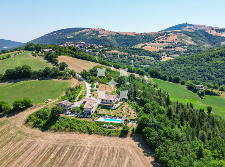 Hamlet Castelraimondo Macerata Marche Italy Pool