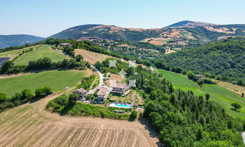 Hamlet Castelraimondo Macerata Marche Italy Pool