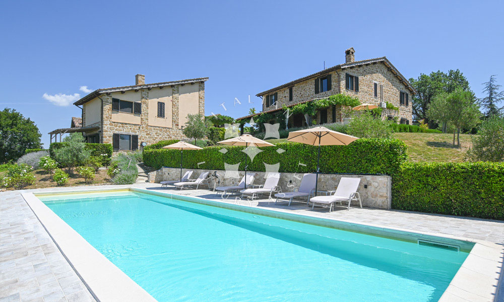 Hamlet Castelraimondo Macerata Marche Italy Pool