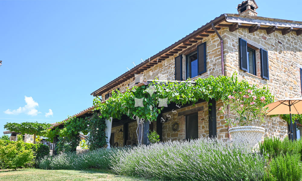 Hamlet Castelraimondo Macerata Marche Italy Pool