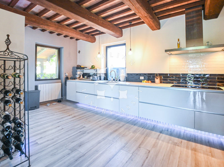 Hamlet Castelraimondo Macerata Marche Italy Pool