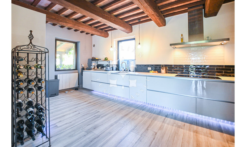 Hamlet Castelraimondo Macerata Marche Italy Pool