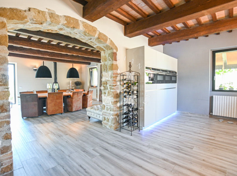 Hamlet Castelraimondo Macerata Marche Italy Pool