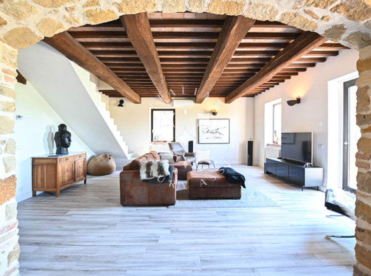 Hamlet Castelraimondo Macerata Marche Italy Pool