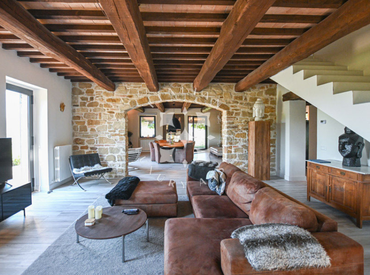 Hamlet Castelraimondo Macerata Marche Italy Pool