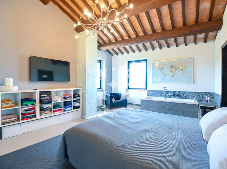 Hamlet Castelraimondo Macerata Marche Italy Pool