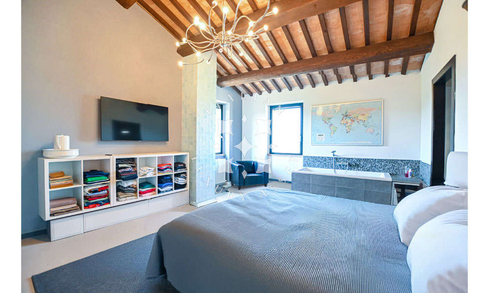 Hamlet Castelraimondo Macerata Marche Italy Pool