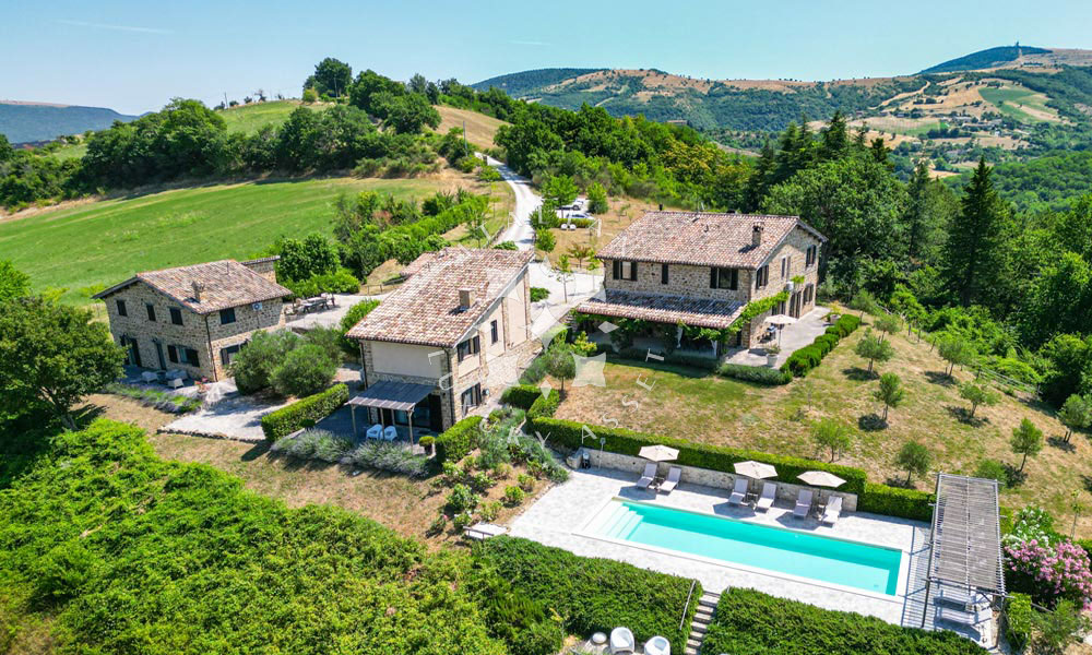 Hamlet Castelraimondo Macerata Marche Italy Pool