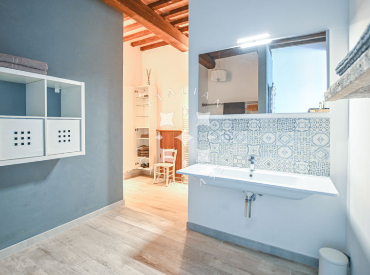 Hamlet Castelraimondo Macerata Marche Italy Pool