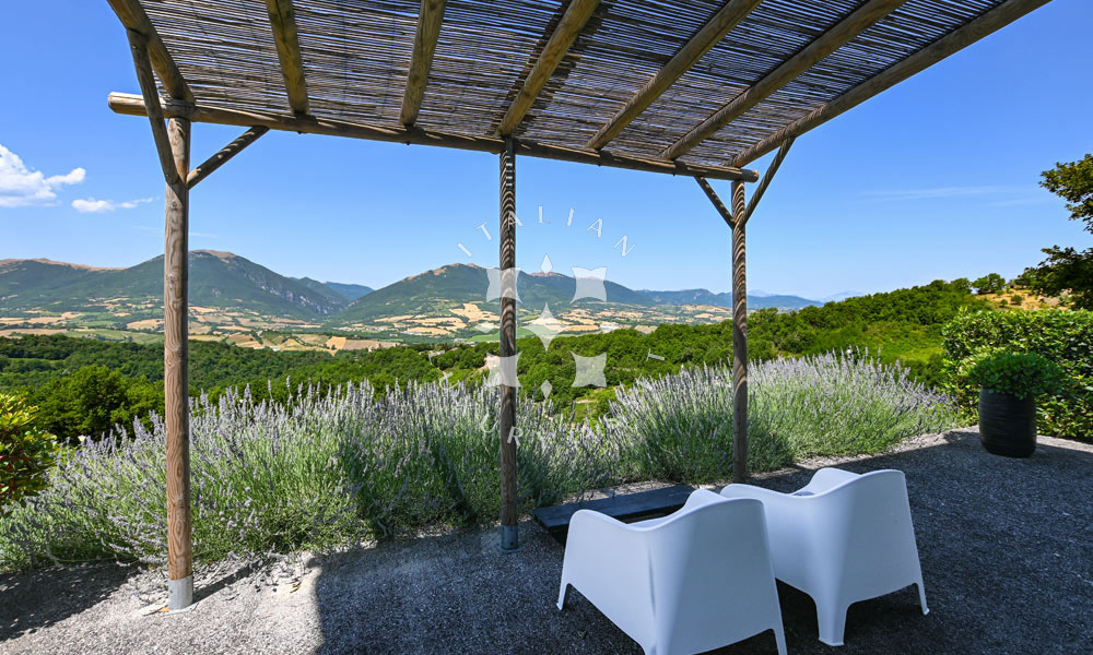 Hamlet Castelraimondo Macerata Marche Italy Pool