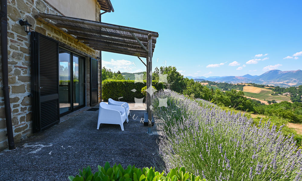 Hamlet Castelraimondo Macerata Marche Italy Pool