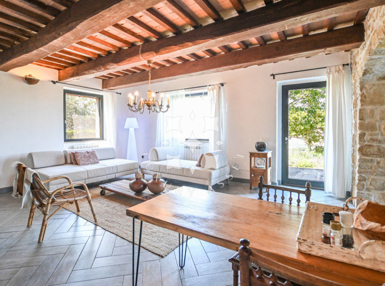 Hamlet Castelraimondo Macerata Marche Italy Pool