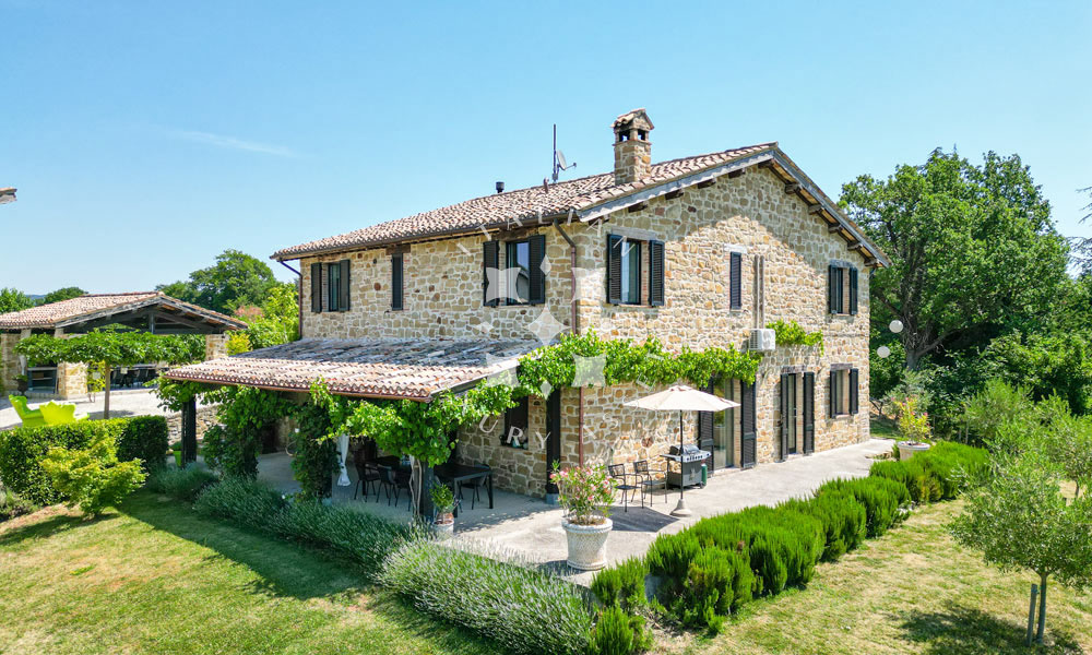 Hamlet Castelraimondo Macerata Marche Italy Pool