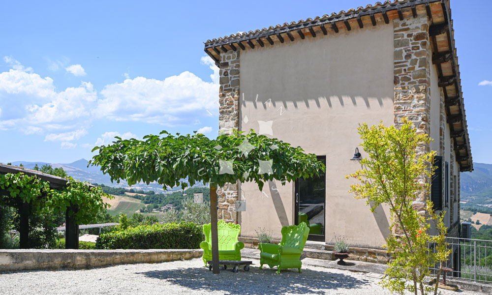 Hamlet Castelraimondo Macerata Marche Italy Pool