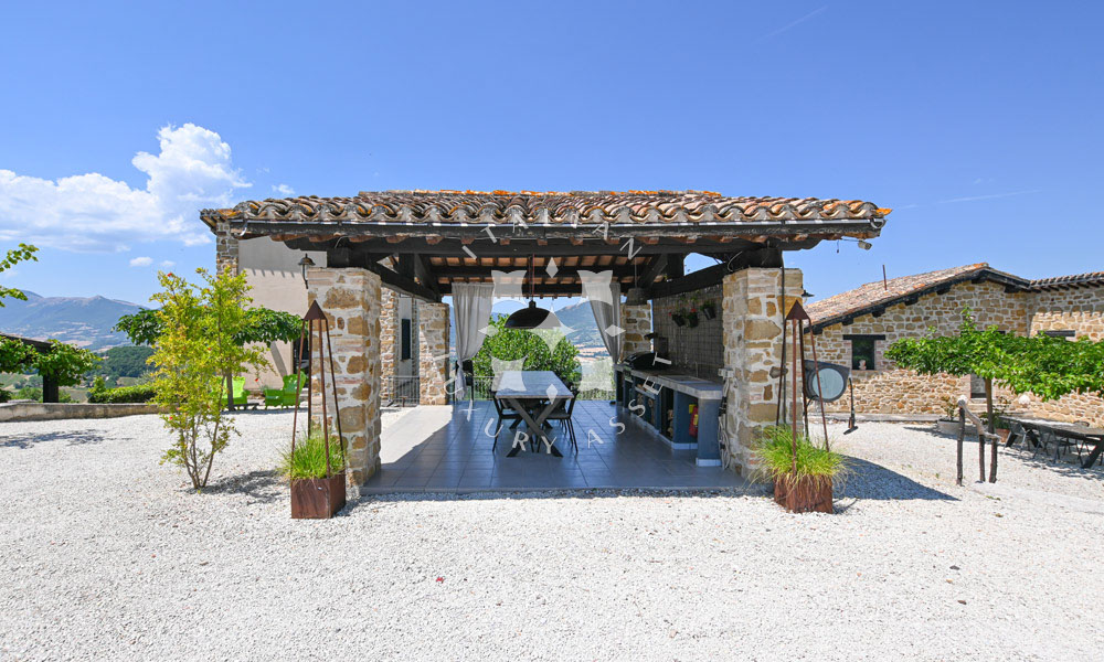 Hamlet Castelraimondo Macerata Marche Italy Pool