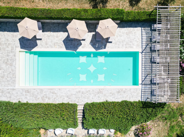 Hamlet Castelraimondo Macerata Marche Italy Pool