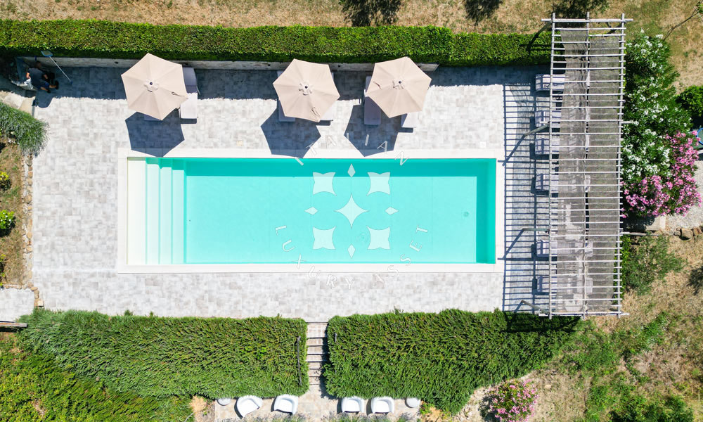 Hamlet Castelraimondo Macerata Marche Italy Pool