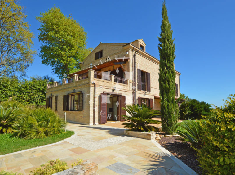 Farmhouse Lapedona Fermo Marche Italy Panorama