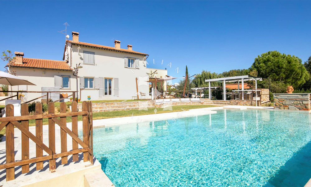 Modern Villa Cortona Arezzo Tuscany Italy Pool