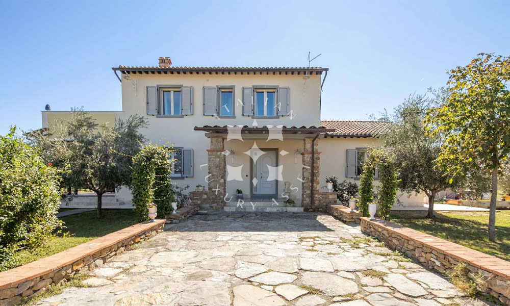 Modern Villa Cortona Arezzo Tuscany Italy Pool