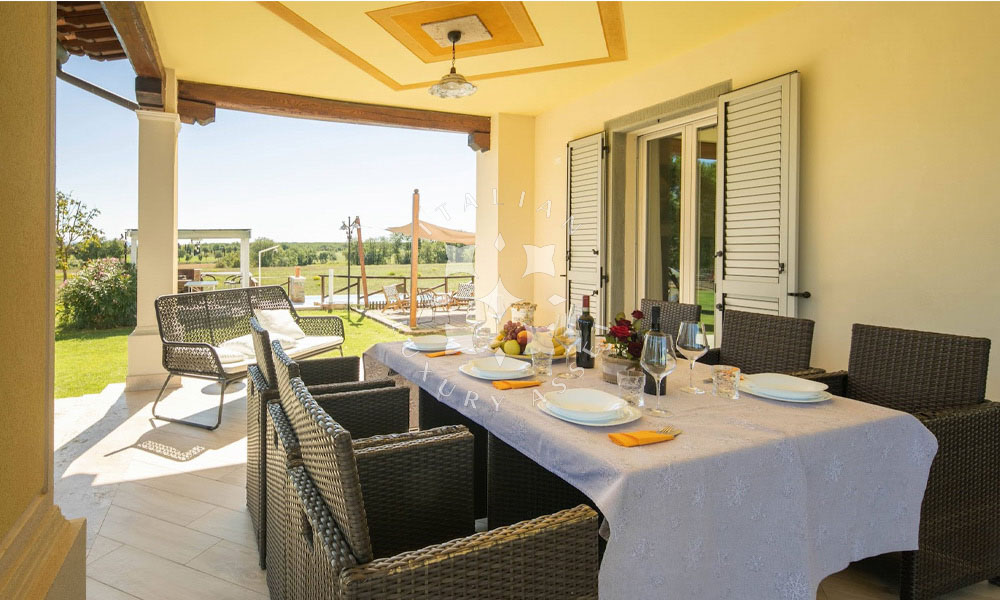 Modern Villa Cortona Arezzo Tuscany Italy Pool