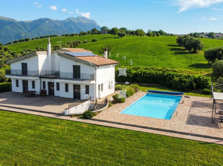 Villa Penne Pescara Abruzzo Italy Pool