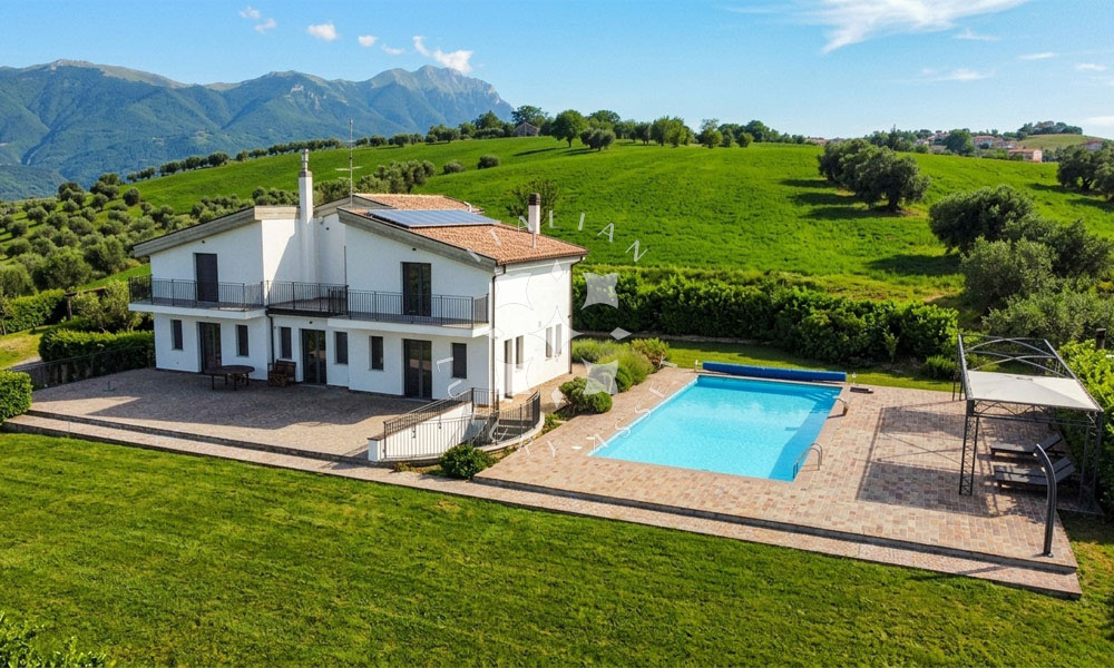 Villa Penne Pescara Abruzzo Italy Pool