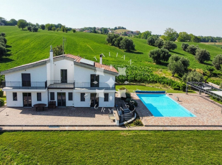 Villa Penne Pescara Abruzzo Italy Pool