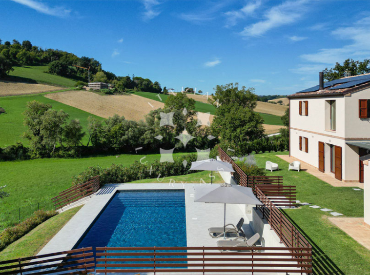 Country House Mogliano Marche Pool Panorama
