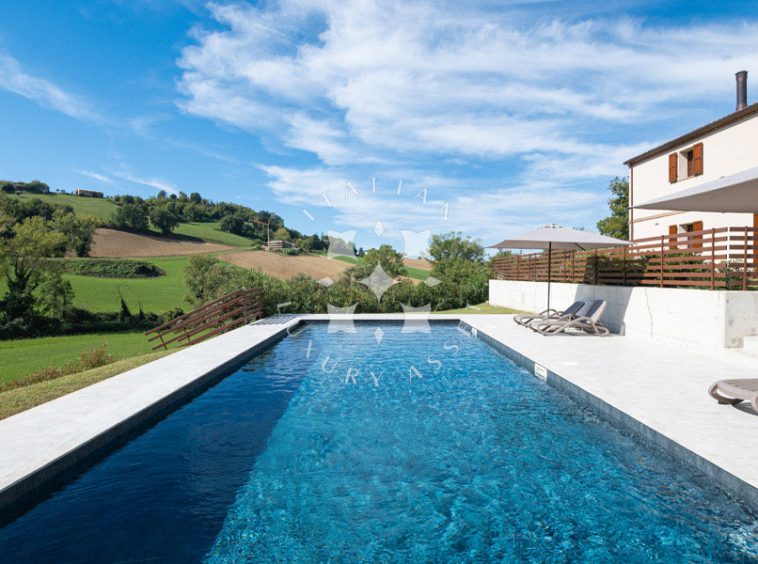 Country House Mogliano Marche Pool Panorama